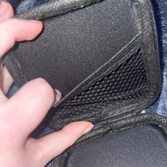 Earbuds Case - Picture 4 of 7